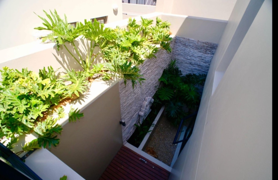 3 Bedroom Property for Sale in Calypso Beach Western Cape